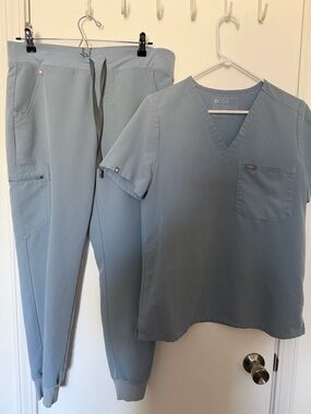 FIGS Open Skies Catarina Scrub Top and Zamora Jogger Pants